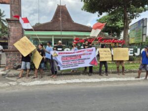 Polsek Siliragung Sukses Amankan Situasi Demo di Desa Barurejo