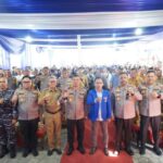 Anak Yatim Terima Santunan Dari Kapolda Jateng Di Sedekah Laut