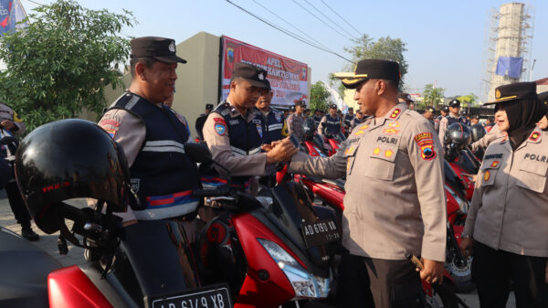 Apel pengecekan kelengkapan dan ranmor bhabinkamtibmas di polres sukoharjo untuk