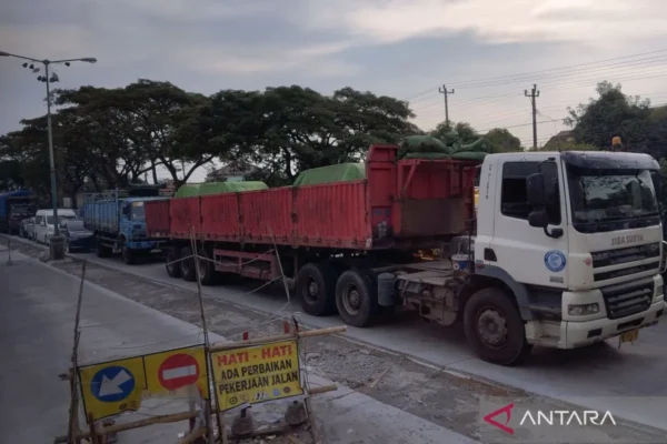 Atasi Kepadatan, Polres Demak Terapkan Contraflow Di Jalur Pantura