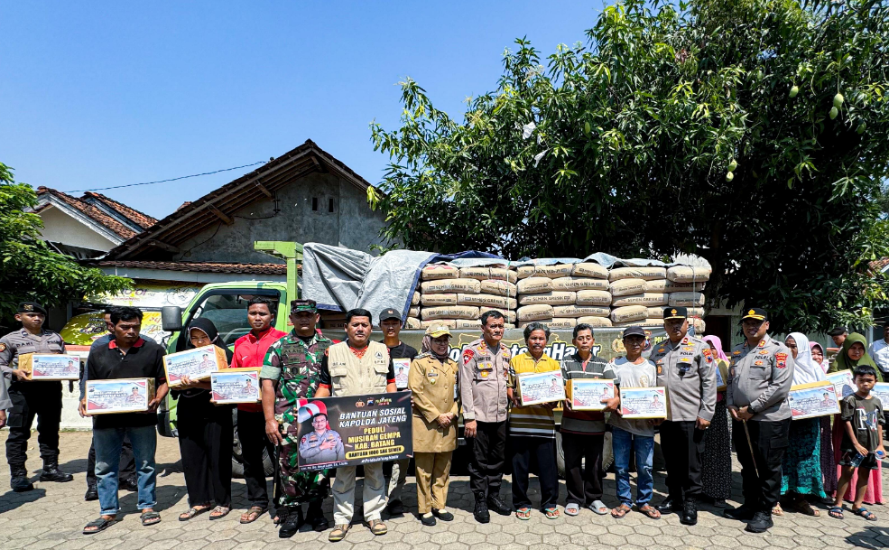 Bantuan Lengkap Kapolda Jateng: 1.000 Sak Semen, Dapur Umum, Dan