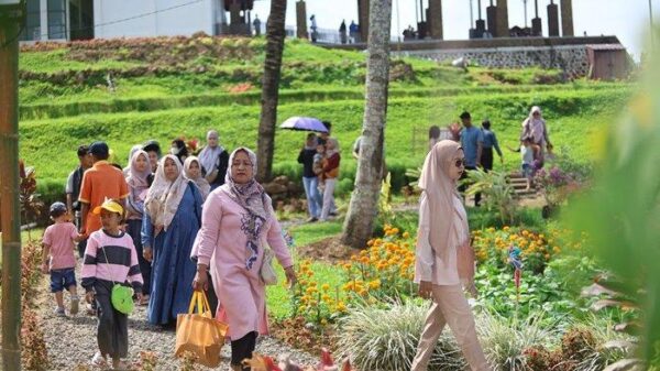 Bupati Banyuwangi Perpanjang Gelaran Argowisata Tamansuruh, Ribuan Warga Antusias