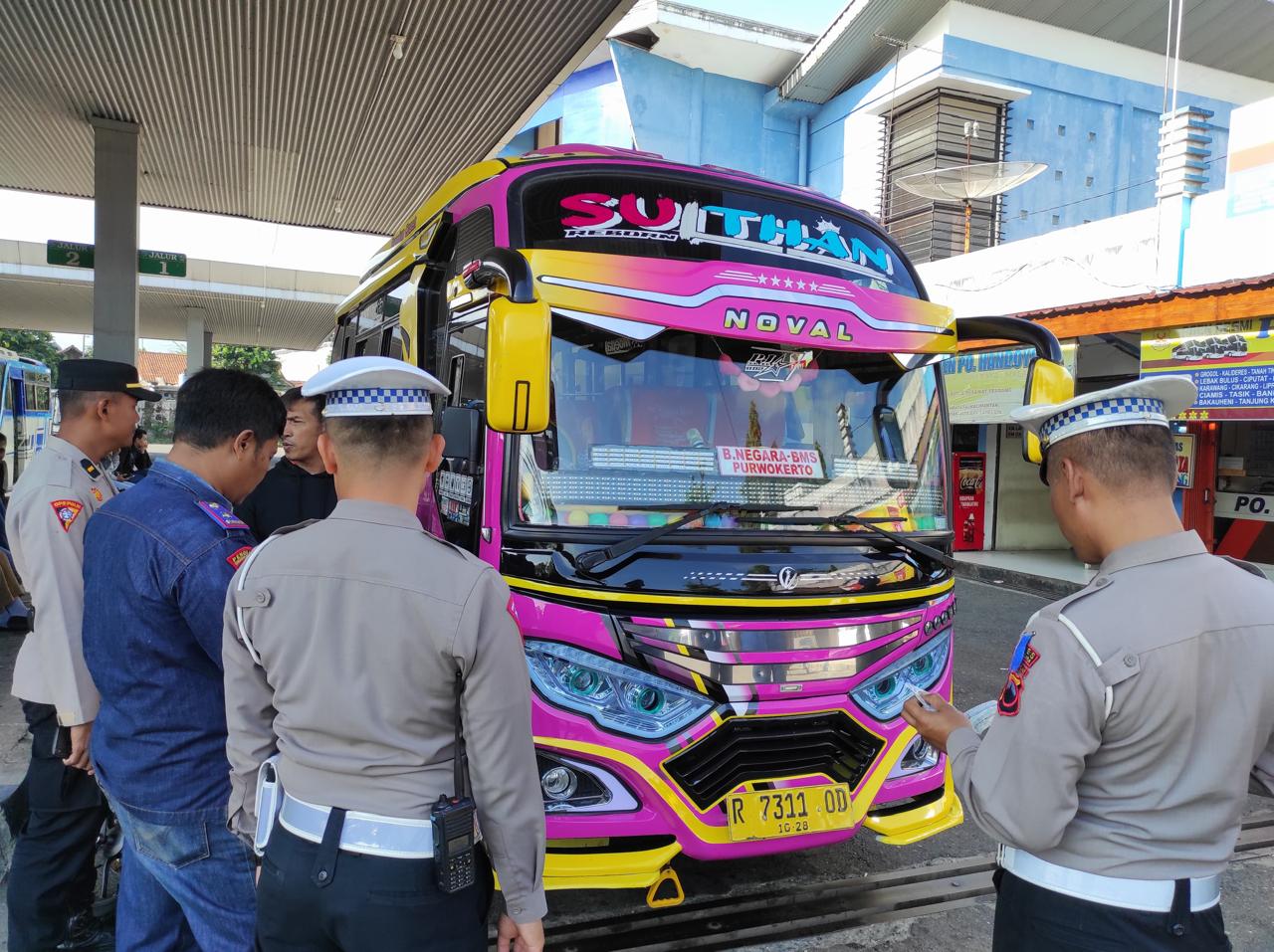 Cegah Insiden, Polres Banjarnegara Periksa Kendaraan Dan Sopir Angkutan Umum