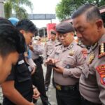 Cegah Judi Online, Ditpamobvit Polda Kalteng Menggelar Pemeriksaan Handphone Personel