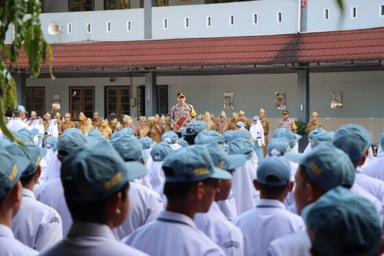 Datangi Sekolah, Polres Banjarnegara Ajak Siswa Tertib Lalu Lintas