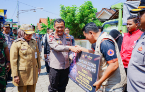 Dukungan Kapolda Jateng: Trauma Healing, Dapur Umum, dan 1.000 Sak Semen untuk Korban Gempa Batang