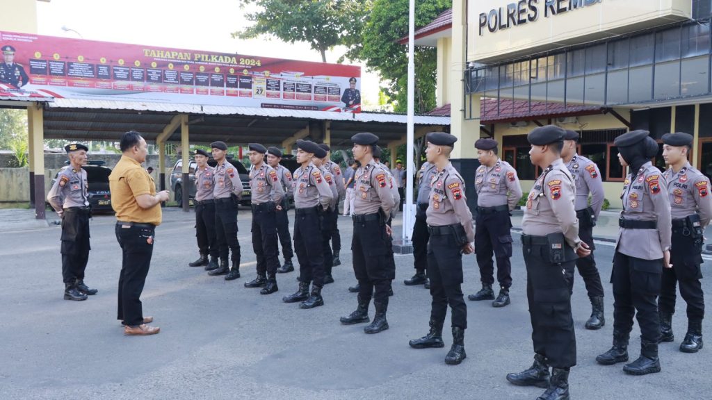 Edukasi Bijak Bermedia Sosial Kepada Bintara Remaja, Kasi Humas Polres