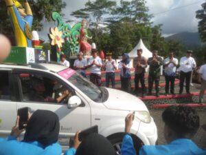 Pembukaan Etape 3 TDBI 2024 di Dusun Kakao Glenmore oleh Forkopimda