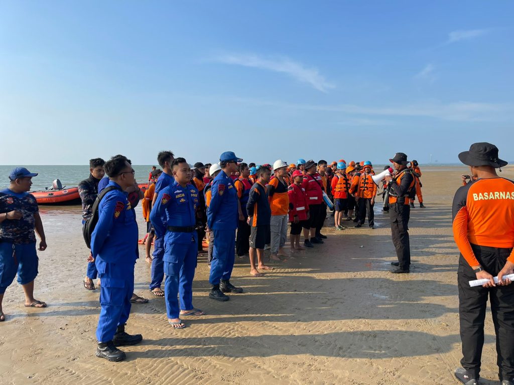 Gabungan Pelatihan Sar Water Rescue; Hari Pertama Di Pantai Karangjahe