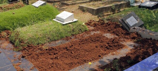 Geger! Makam Warga Di Banyuwangi Dibongkar Otk, Tali Pocong Hilang