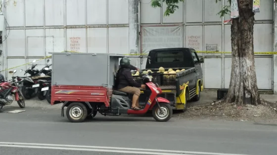 Identitas Pemilik Rumah Penggrebekan 20 Wna Di Desa Genteng Kulon