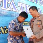 Kapolda Jateng Beri Santunan Anak Yatim Dalam Sedekah Laut Nelayan