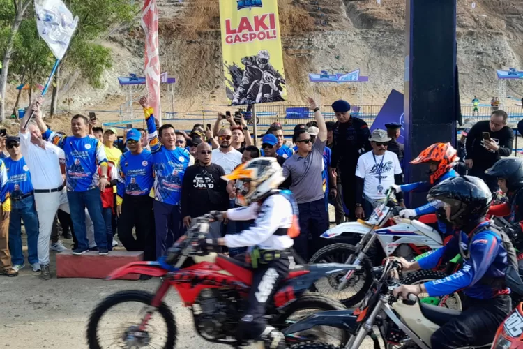 Kapolda Jateng Irjen Pol Ahmad Luthfi Dan Ribuan Offroader Meriahkan