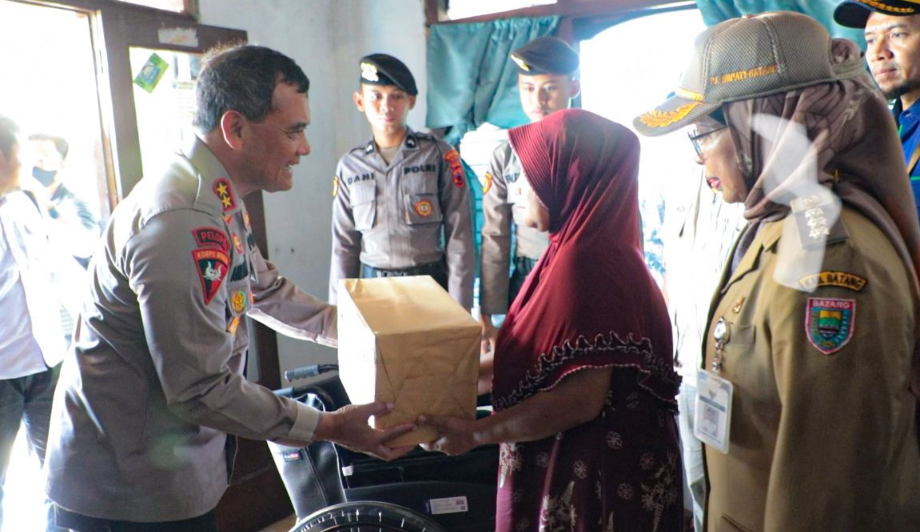 Kapolda Jateng Sediakan 1.000 Sak Semen Dan Trauma Healing Bagi