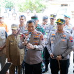 Kapolda Jateng Serahkan 1.000 Sak Semen Untuk Pemulihan Korban Gempa