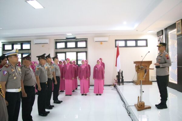 Kapolres Banjarnegara Memimpin Upacara Kenaikan Pangkat Polri Periode Juli 2024,