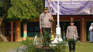 Kapolres Batang Pimpin Apel PKS dan Launching Jateng Zero Bullying di SMKN 1 Kandeman