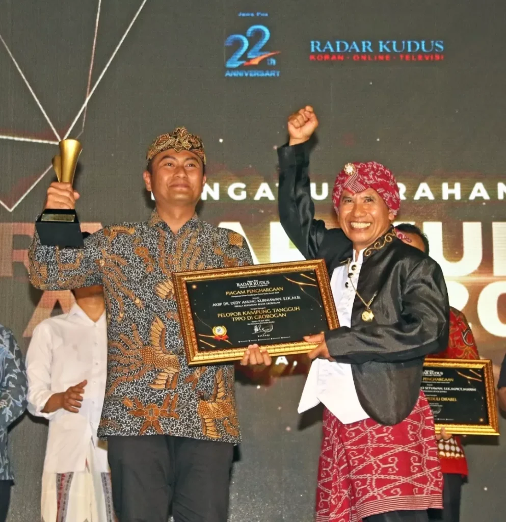 Atasi Tindak Pidana Perdagangan Orang, Kapolres Grobogan AKBP Dedy Anung Kurniawan Terima Penghargaan Radar Kudus Award 2024