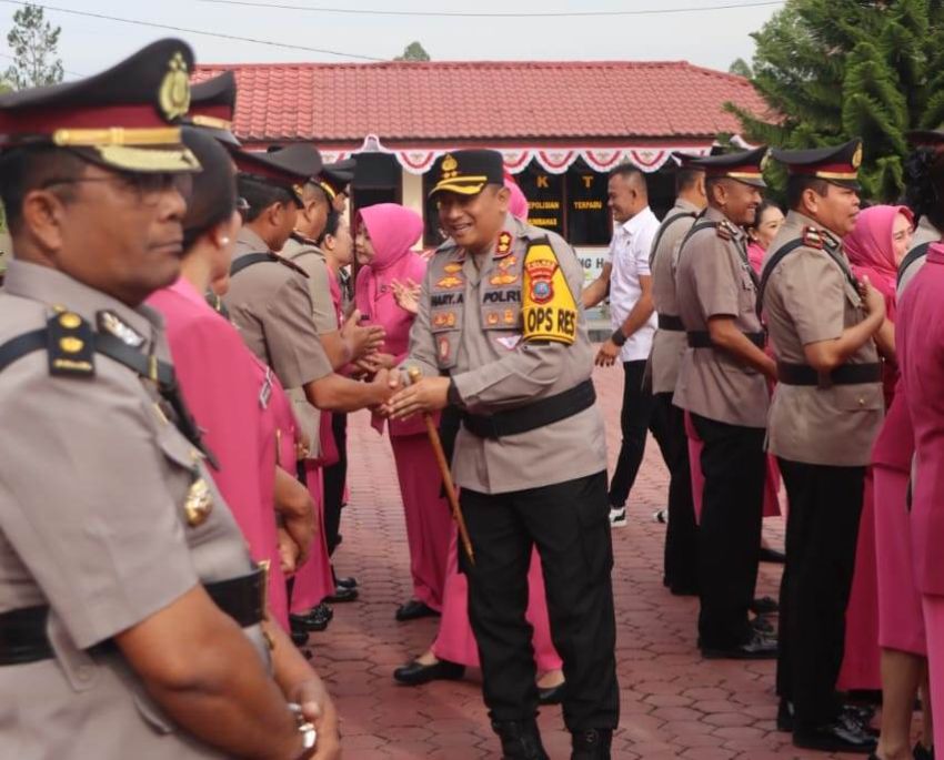 Kapolres Humbahas Menyelenggarakan Upacara Sertijab Pejabat Utama Polres