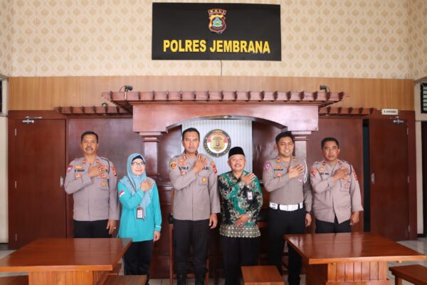 Kapolres Jembrana Diskusikan Kesiapan Haji Dengan Panitia Jembrana