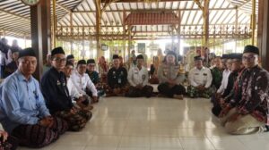 Kapolres Rembang Turut Ikuti Ziarah Rombongan Bersama Forkopimda Sambut Hari Jadi Kabupaten Rembang Ke-283