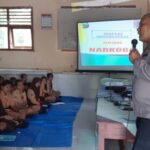 Kapolsek Pesanggaran Polresta Banyuwangi Sosialisasikan Bahaya Narkoba Di Smpn 2