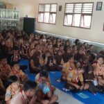 Kapolsek Pesanggaran Sosialisasikan Bahaya Narkoba Di Smpn 2 Pesanggaran