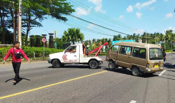 Kecelakaan Beruntun Di Banyuwangi, Tiga Orang Terluka