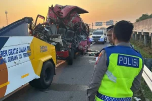 Laka Lantas di Tol Solo-Ngawi Boyolali: Enam Tewas