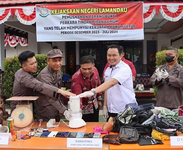 Kejari Lamandau Sukses Musnahkan Narkoba Dan Barang Bukti Kejahatan