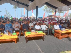 Meriahnya Upacara Tradisional Petik Laut Lampon Tahun 2024 di Desa Pesanggaran