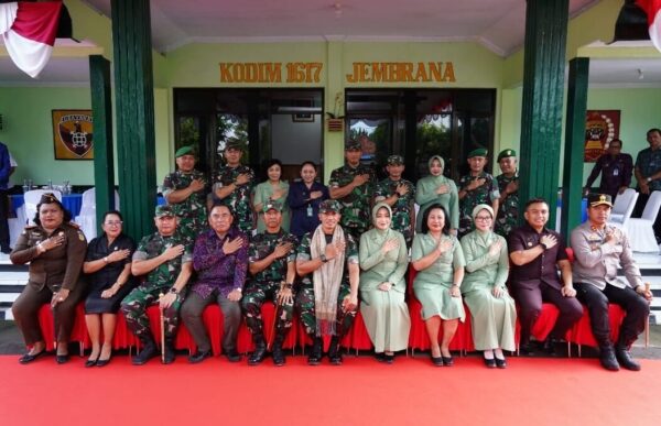 Kunjungan Pangdam Ix Udayana Ke Kodim 1617/jembrana: Kapolres Jembrana Turut