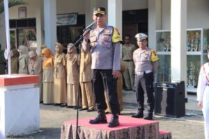 Sambangi SMP Negeri 1 Bawang, Polisi Awali MPLS