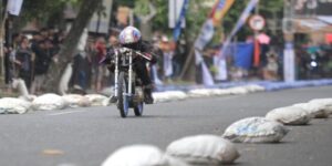 Tiga Mekanik Muda Teratas Bersaing di Drag Bike Bhayangkara 2024 Banjarnegara