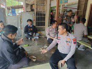 Ngopi Bareng Santai, Satlantas Polres Rembang Ngobrol Bareng Komunitas Tukang Ojek Edukasi Jadi Pelopor Keselamatan Berlalu Lintas