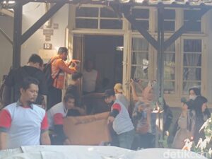 Sempat Tegang, PT KAI Gusur Pensiunan dari Rumah Dinas di Semarang