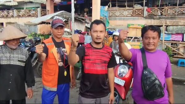 Paguyuban Juru Parkir Pasar Kajen Mendukung Ahmad Luthfi Menjadi Gubernur