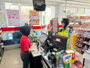 Polwan Polres Banjarnegara Tingkatkan Keamanan Ibadah Jumat dengan Patroli Rutin