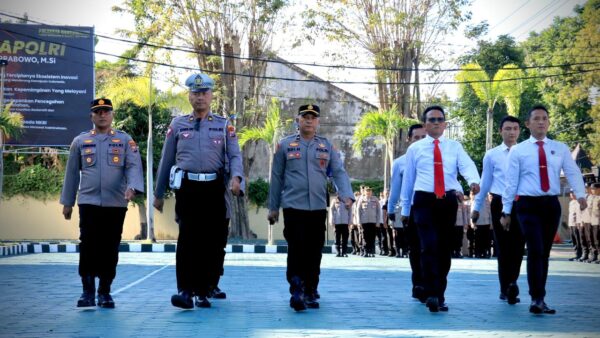 Penghargaan Kepada Anggota Berprestasi Di Polresta Banyuwangi