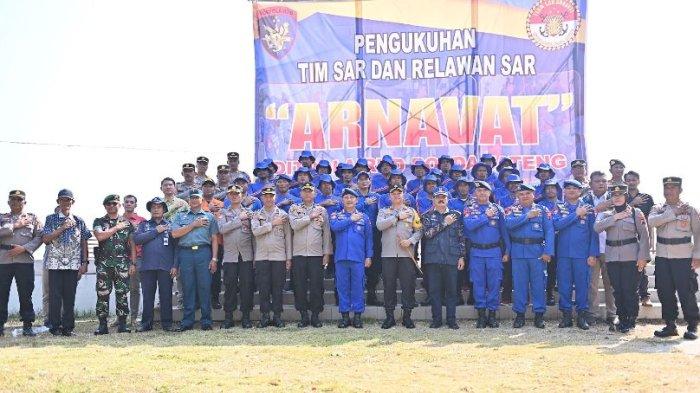 Pengukuhan Relawan Sar Arnavat Oleh Ditpolairud Polda Jateng Di Jepara