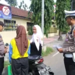 Pentingnya Keselamatan Jalan Raya: Siswa Di Banyuwangi Dapat Teguran Karena