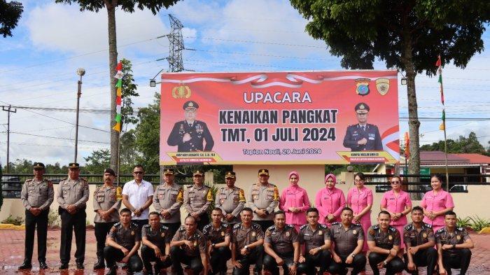 Pimpin Kenaikan Pangkat 13 Personel, Kapolres Humbahas: Berikan Pelayanan Terbaik