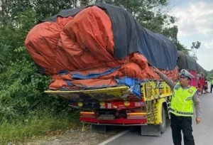 Razia ODOL: Polisi Tindak Kendaraan Over Dimension Over Load di Lamandau