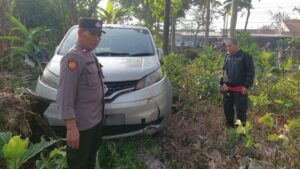 Polisi Ungkap Fakta di Balik Mobil yang Tersesat ke Makam di Banyumas pada Malam Jumat