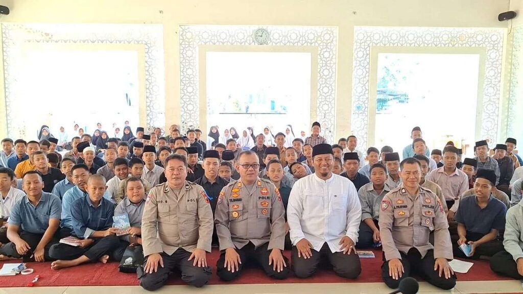 Kolaborasi Polres Banjarnegara dan Pesantren Mumtaza: Studium General Bahas Kepatuhan Hukum