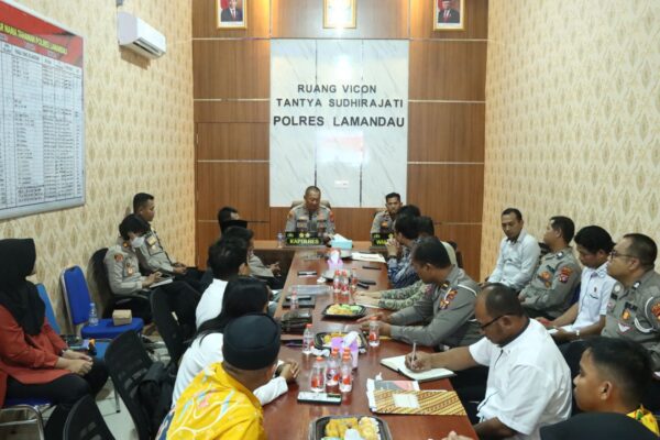 Polres Lamandau Gelar Diskusi Publik Bersama Warga