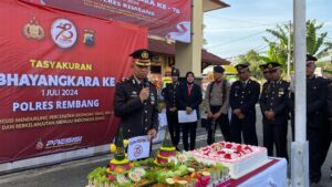 Polres Rembang Gelar Upacara HUT Bhayangkara ke-78 di Halaman Mapolres Rembang