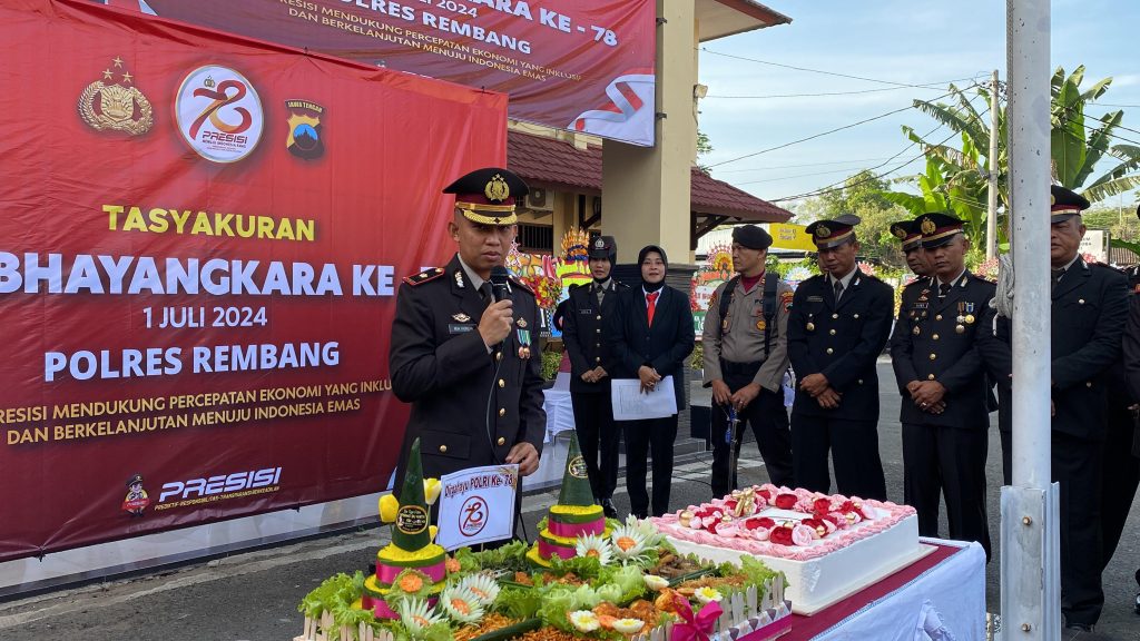 Polres Rembang Gelar Upacara Hut Bhayangkara Ke 78 Di Halaman Mapolres