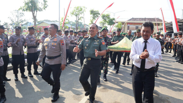 Polres Sukoharjo Dapat Kejutan Meriah Dari Kodim 0726 Dalam Peringatan