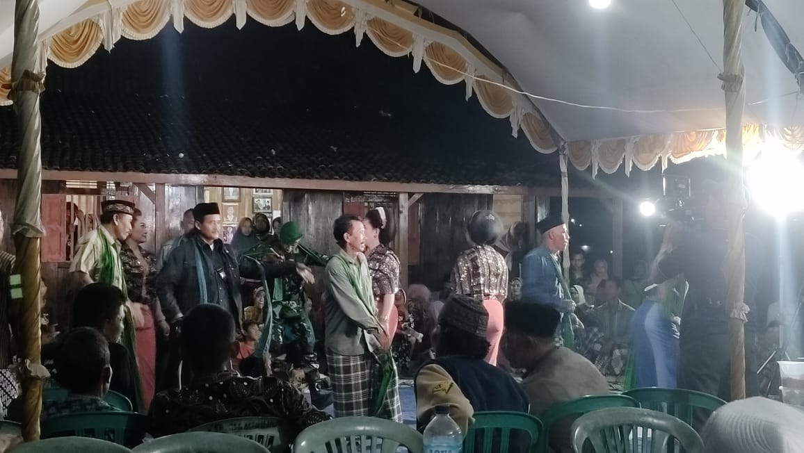 Polsek Kragan Laksanakan Pengamanan Seni Budaya Tayub Di Desa Ngasinan